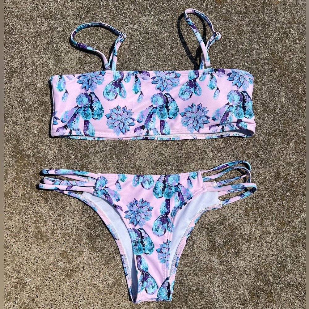 Shein Swim Set Women Size Small Pink Floral Bikini Bandeau‎ Top Cheeky Bottoms